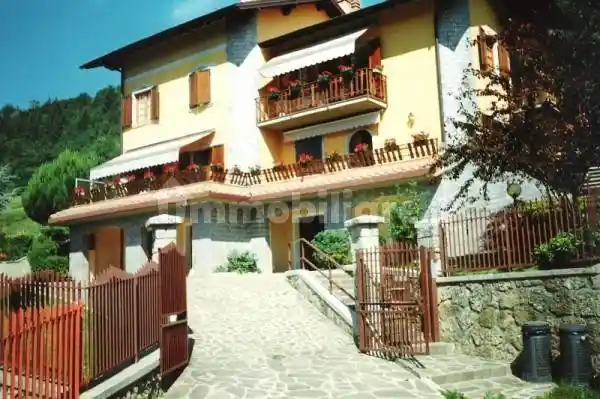 Villa in vendita a Castione della Presolana