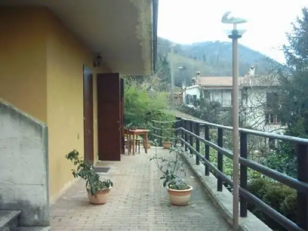 Appartamento in vendita a Strozza