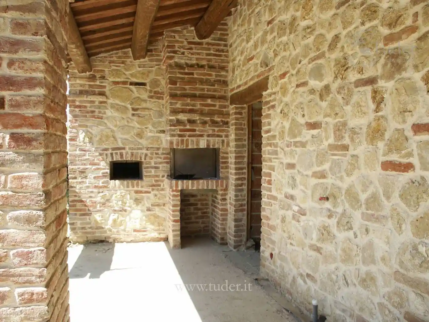 Rustico - Casale in vendita a Montecchio