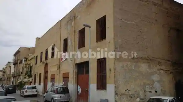 Palazzo - Edificio in affitto a Palermo