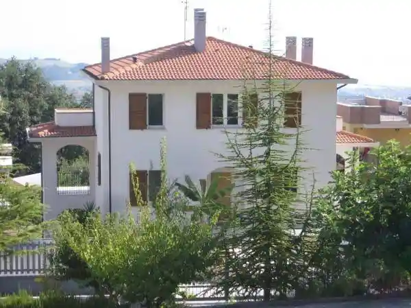 Villa in vendita a Acquaviva Picena