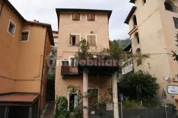 Casa indipendente in vendita a Olivetta San Michele