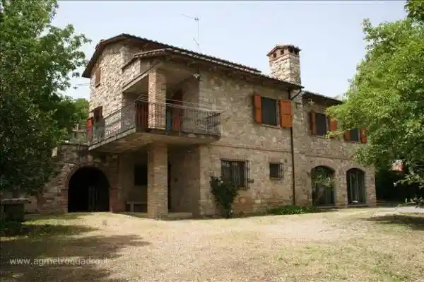 Villa in vendita a Sarteano
