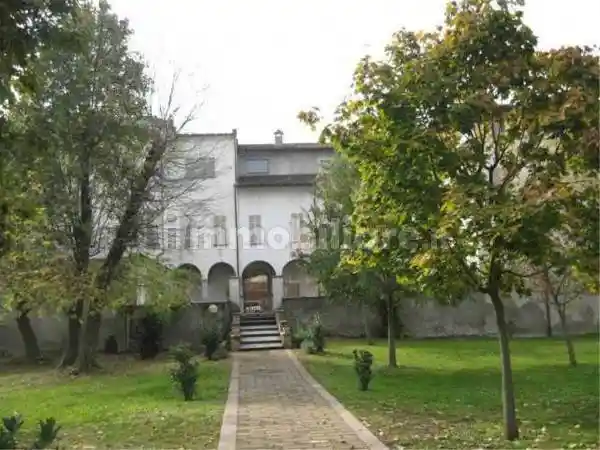 Palazzo - Edificio in vendita a Piacenza