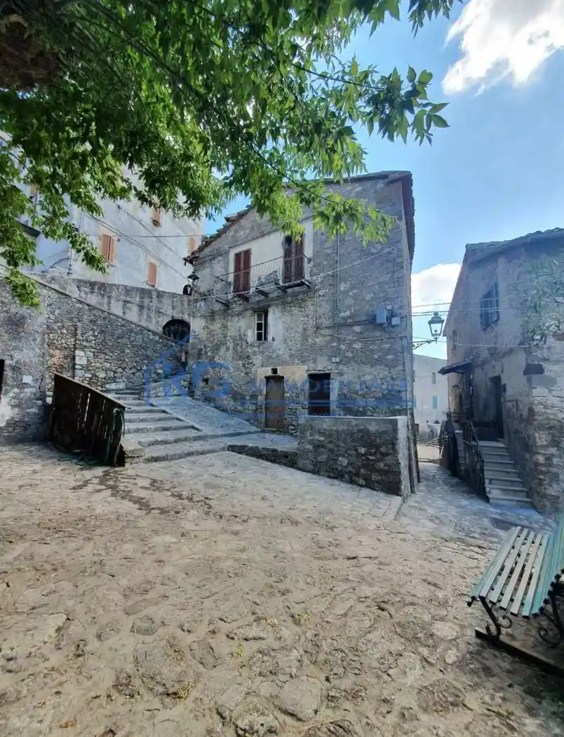 Appartamento in vendita a Castiglione in Teverina