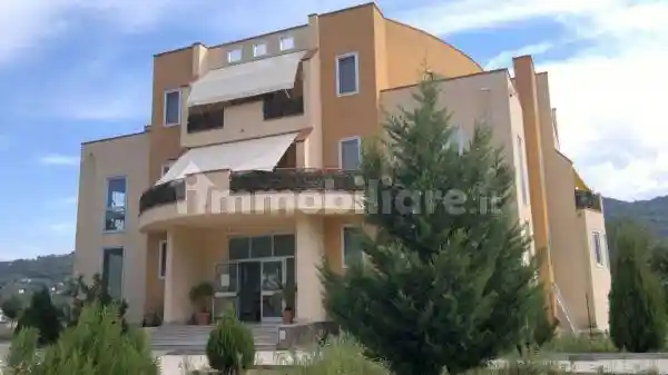 Palazzo - Edificio in vendita a Ceppaloni