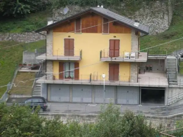 Appartamento in vendita a Averara