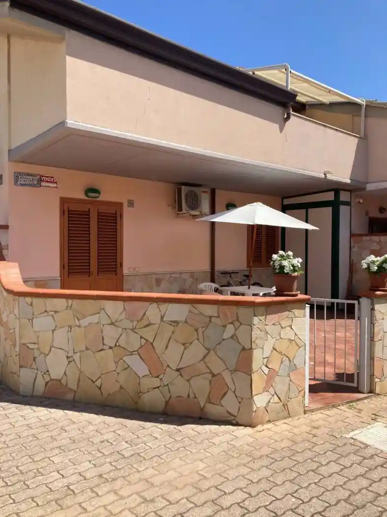 Villetta a schiera in vendita a Campofelice di Roccella