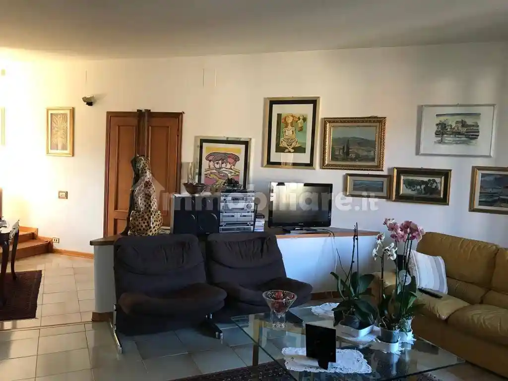 Appartamento in vendita a Casole d'Elsa