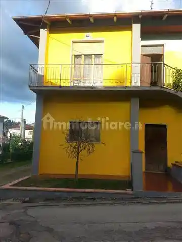 Appartamento in vendita a Bucine