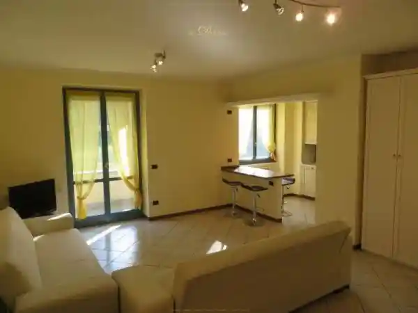 Bilocale via 1° Maggio 50, Centro, Castelletto Sopra Ticino - foto 2