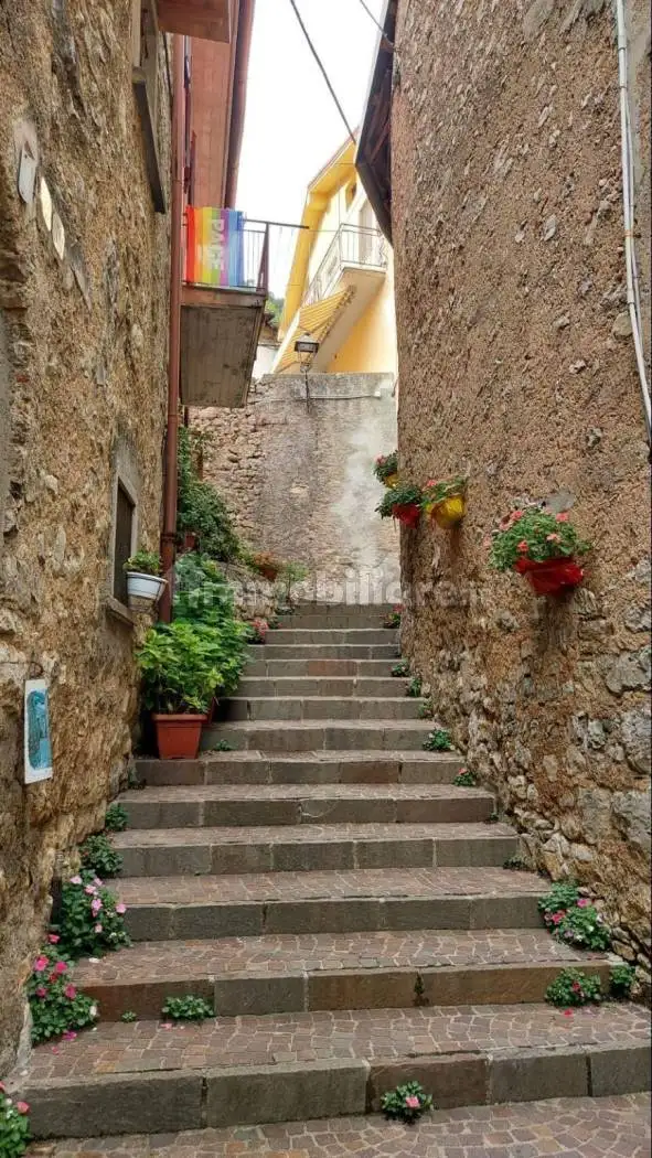 Rustico via Dumengoni, Adrara San Rocco