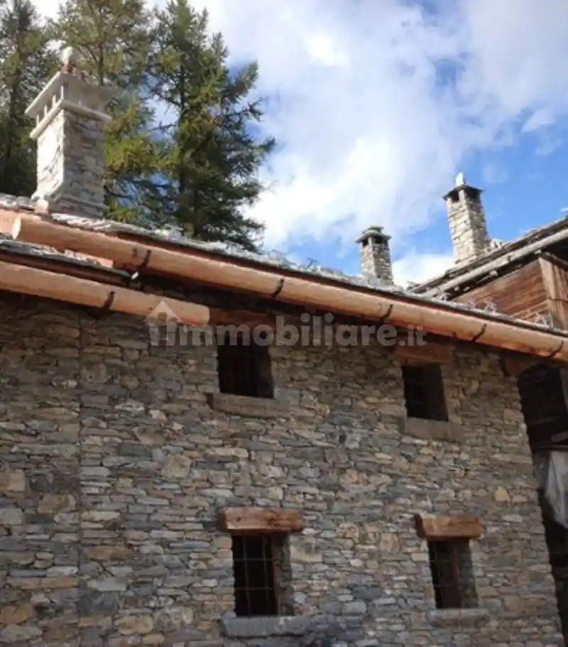 Palazzo - Edificio in vendita a Courmayeur