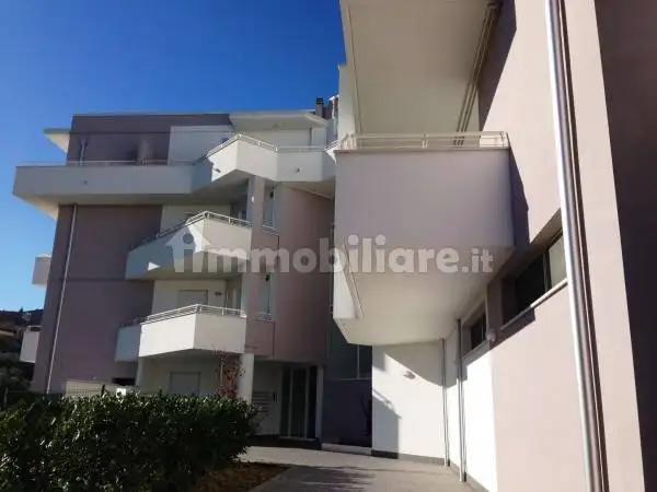 Palazzo - Edificio in vendita a Spoltore