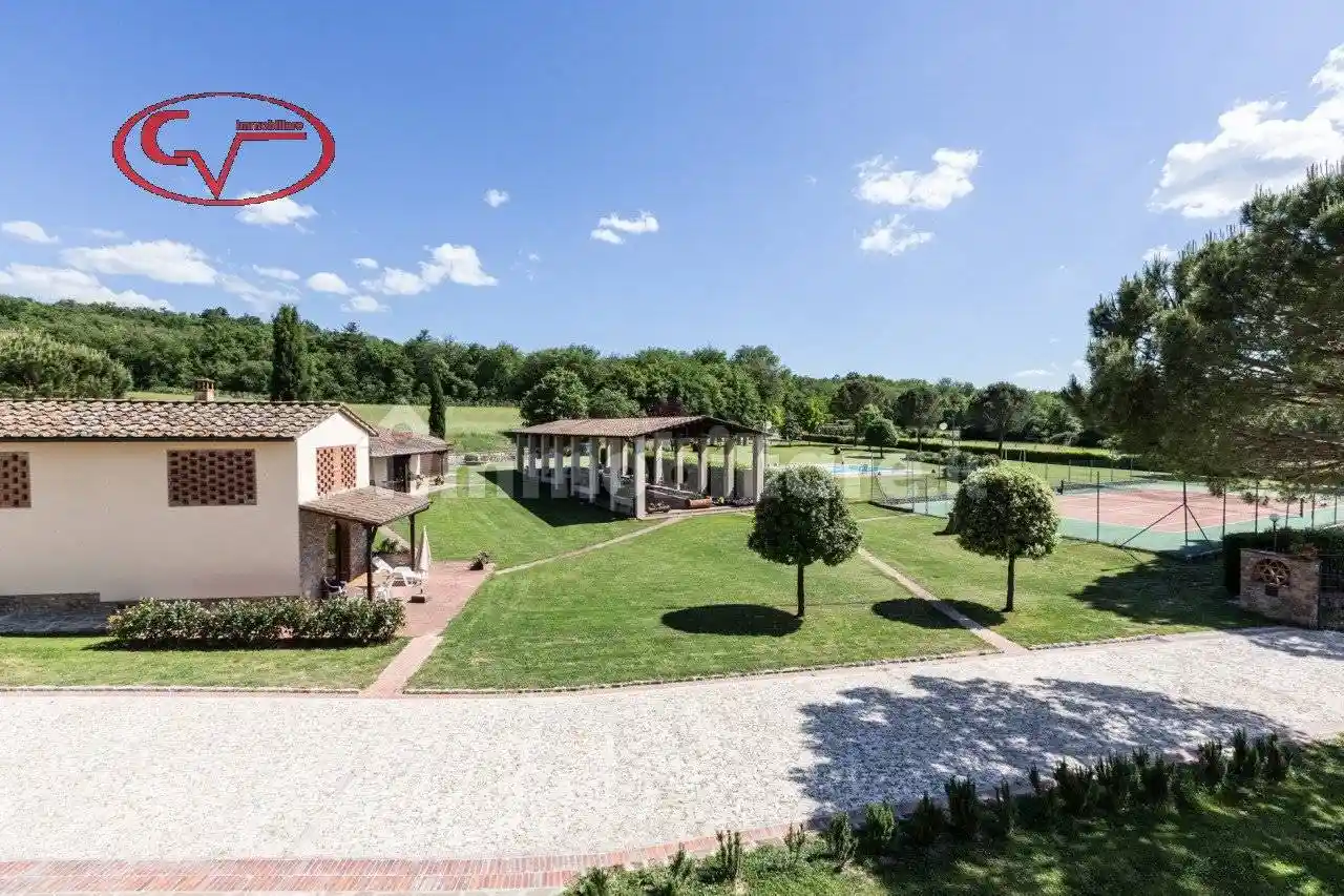 Villa in vendita a Bucine