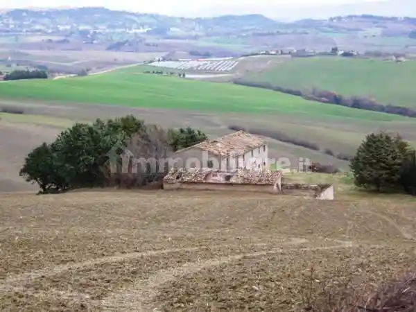 Rustico - Casale in vendita a San Severino Marche
