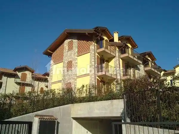 Appartamento in affitto a Calco