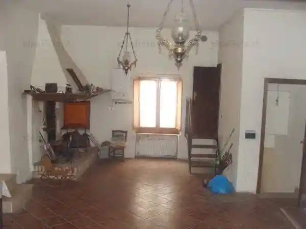 Appartamento via Giuseppe Mazzini 16, Popoli - foto 2