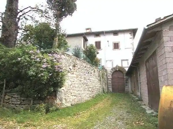 Casa indipendente in vendita a Pratovecchio e Stia