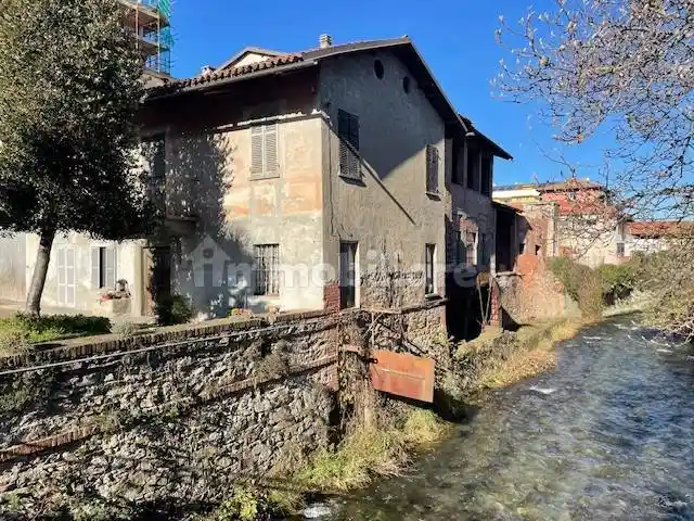 Palazzo - Edificio in vendita a Verzuolo