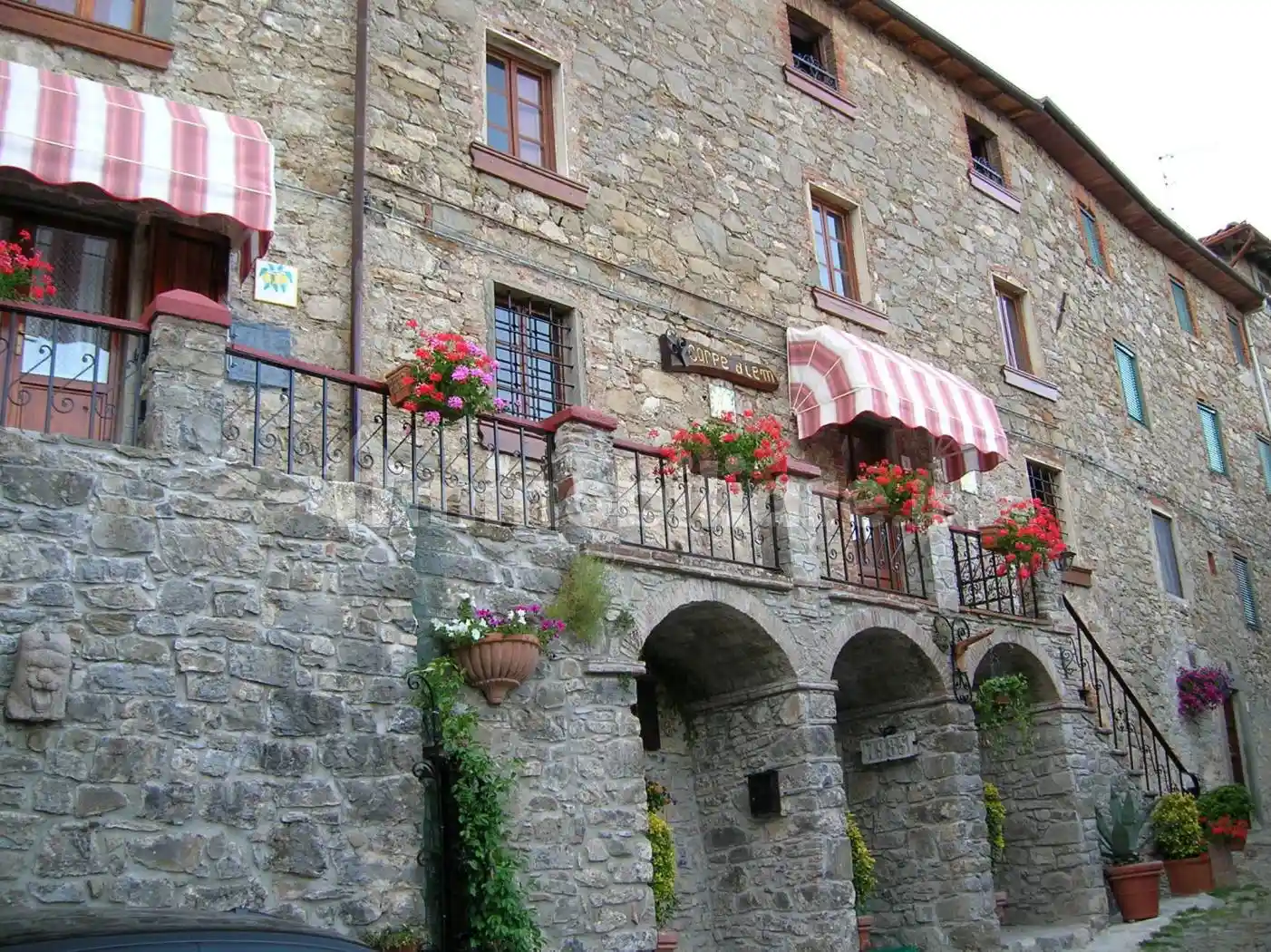 Palazzo - Edificio in vendita a Pescaglia