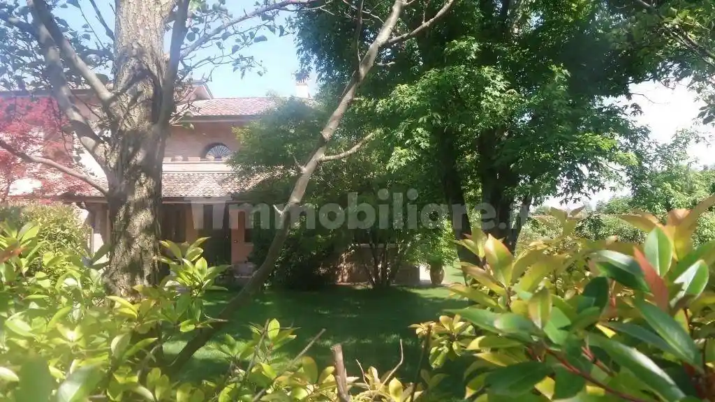 Villa in vendita a Reggio Emilia