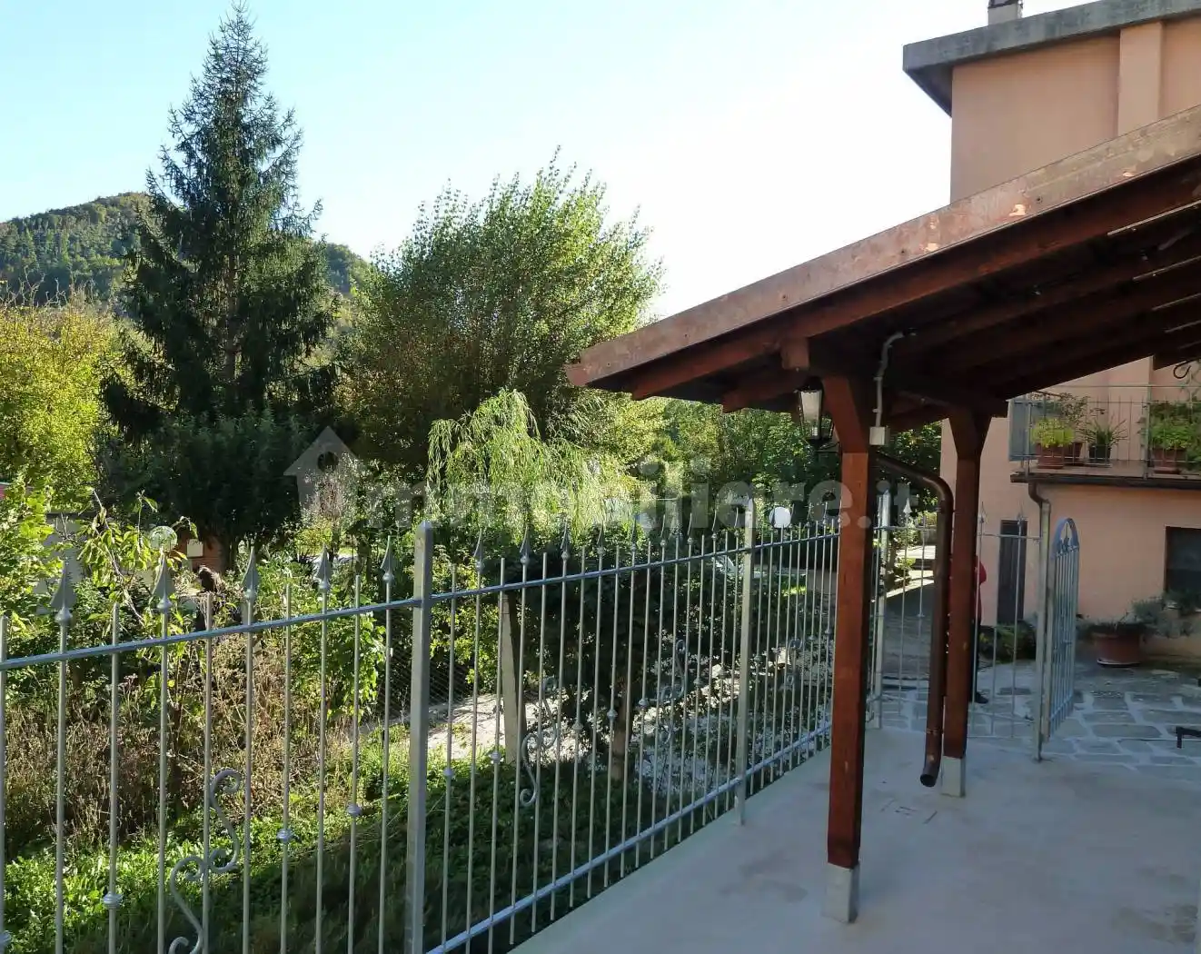 Palazzo - Edificio in vendita a Cantiano