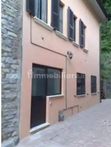 Villa in vendita a Bettola