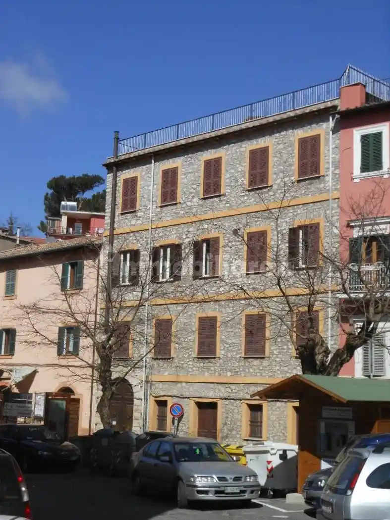 Palazzo - Edificio in vendita a San Polo dei Cavalieri