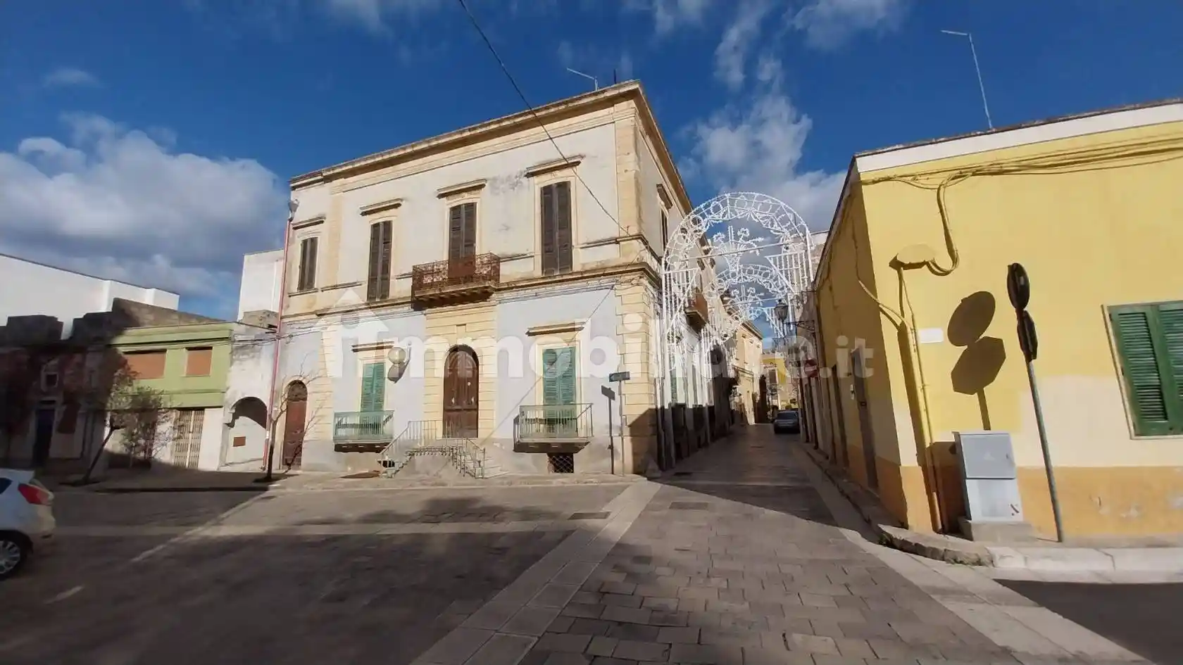 Palazzo - Edificio in vendita a Squinzano