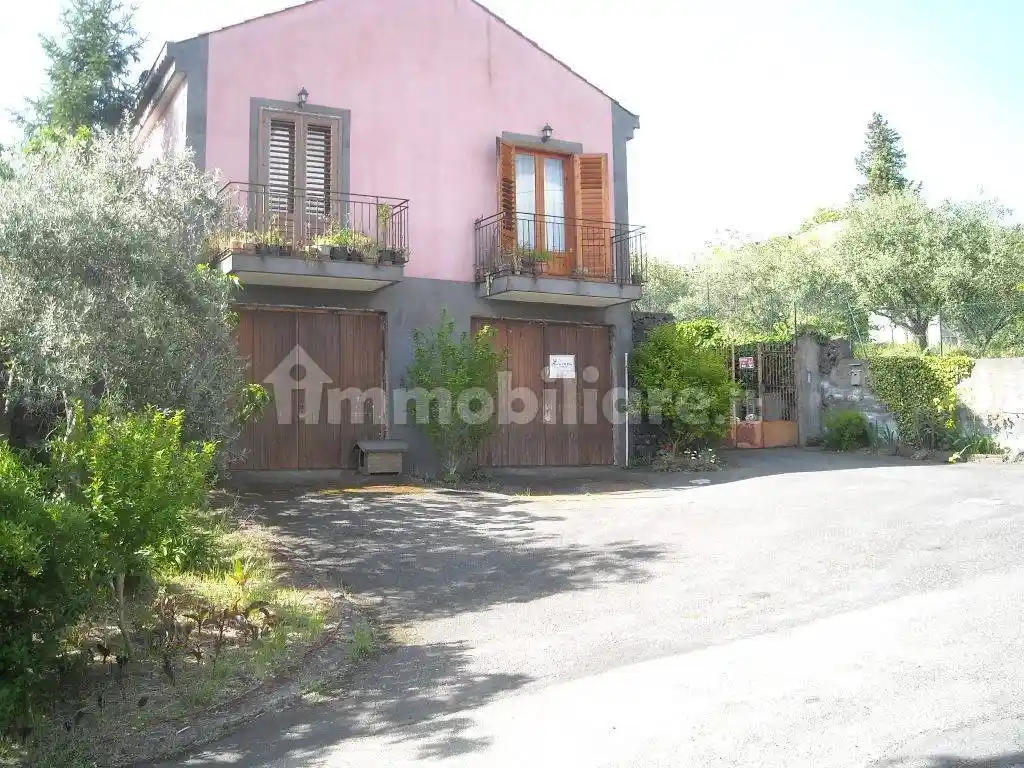 Villa in vendita a Zafferana Etnea