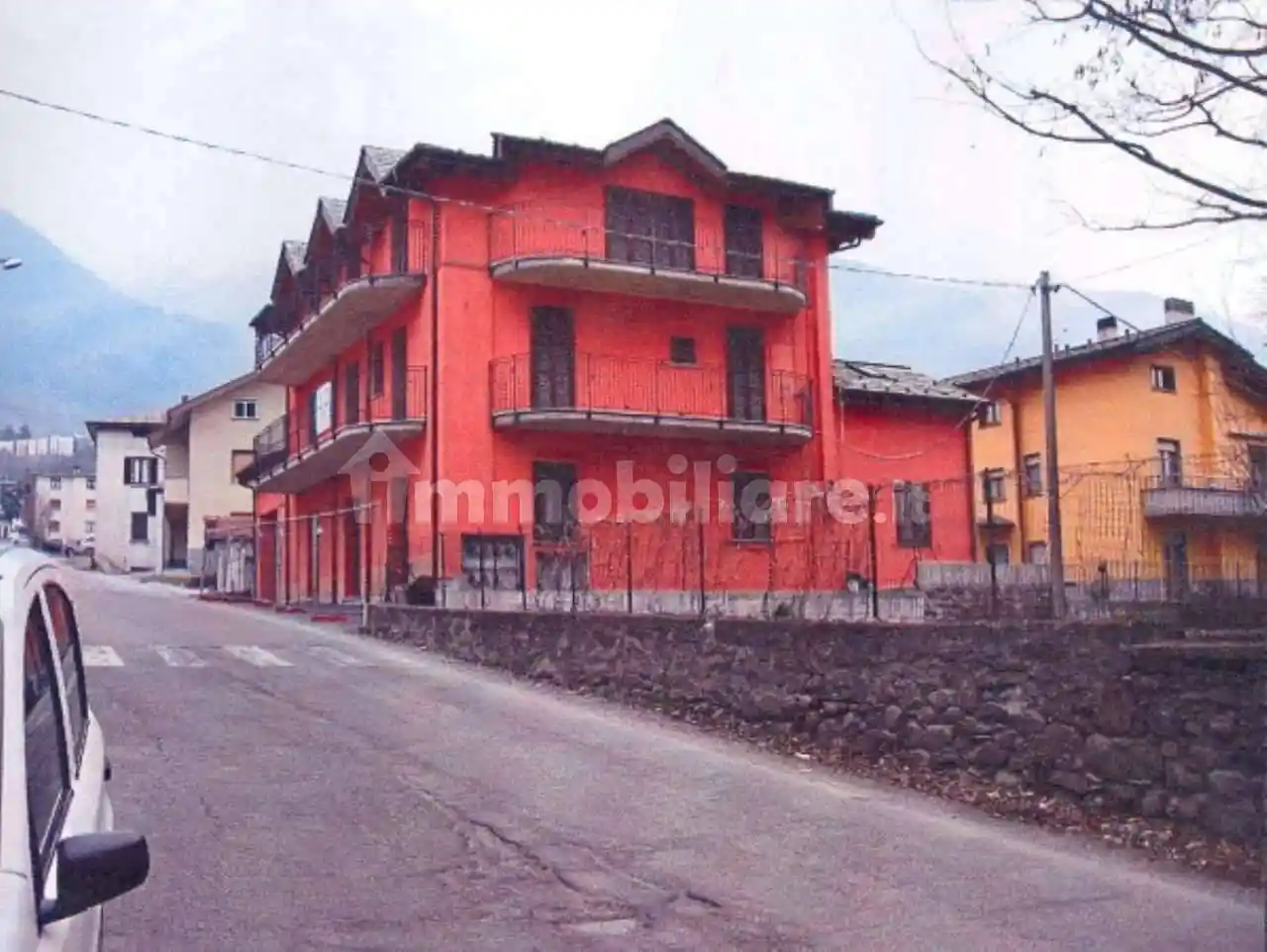 Palazzo - Edificio in vendita a Berbenno di Valtellina