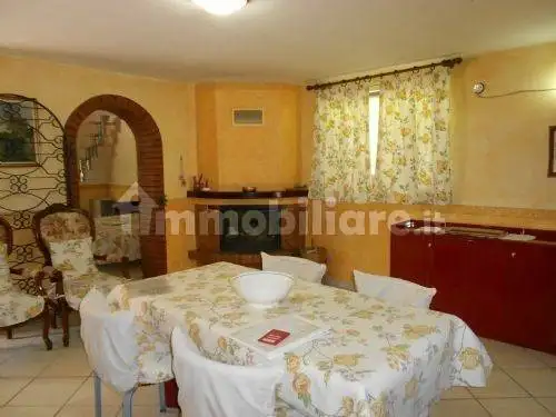 Villa in affitto a Lariano