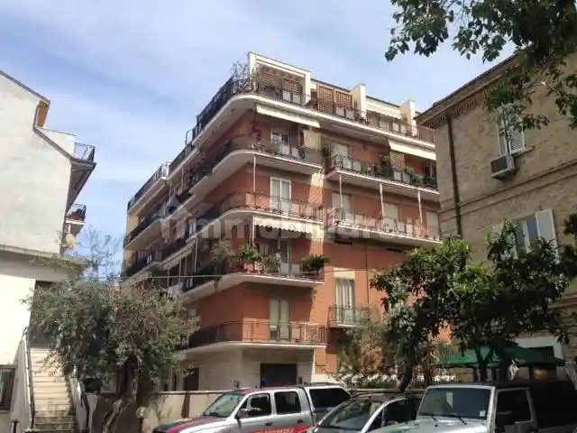 Trilocale via Fratelli Bandiera 2, Piazza Salotto - Corso Umberto, Pescara - foto 2