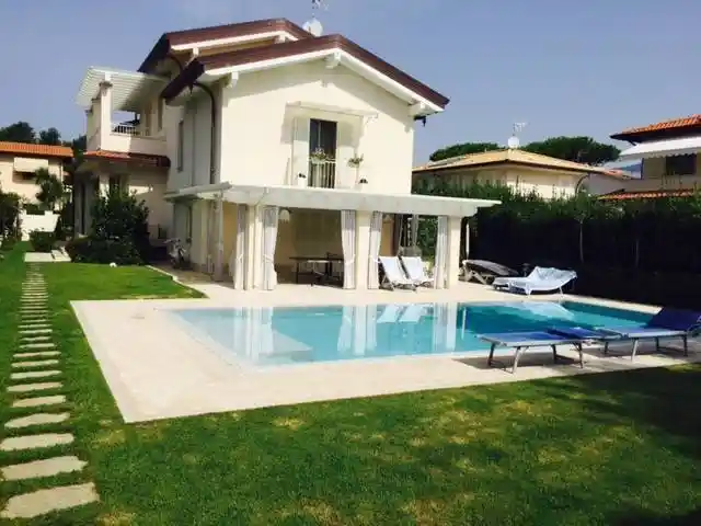 Villa in vendita a Forte dei Marmi
