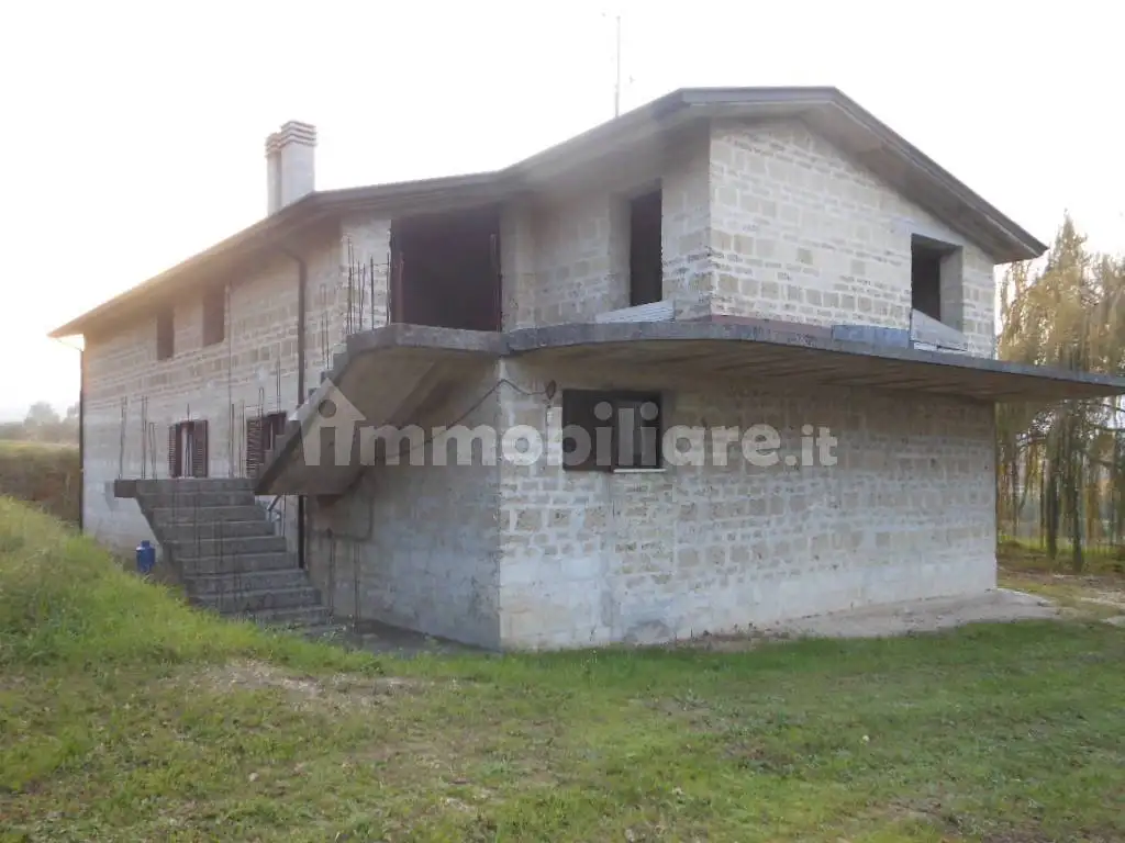 Casa indipendente in vendita a Tora e Piccilli