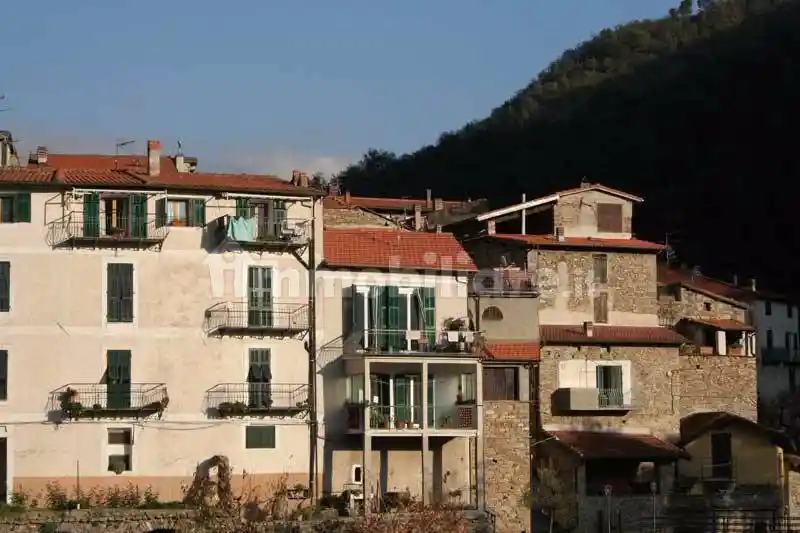 Appartamento in vendita a Isolabona