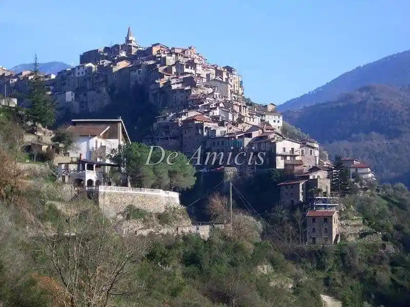 Appartamento in vendita a Apricale