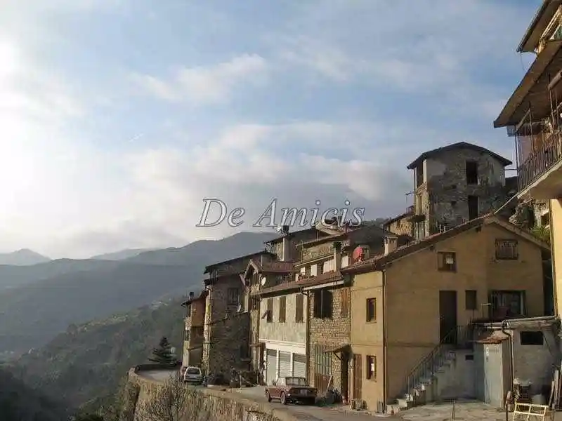 Casa indipendente in vendita a Apricale