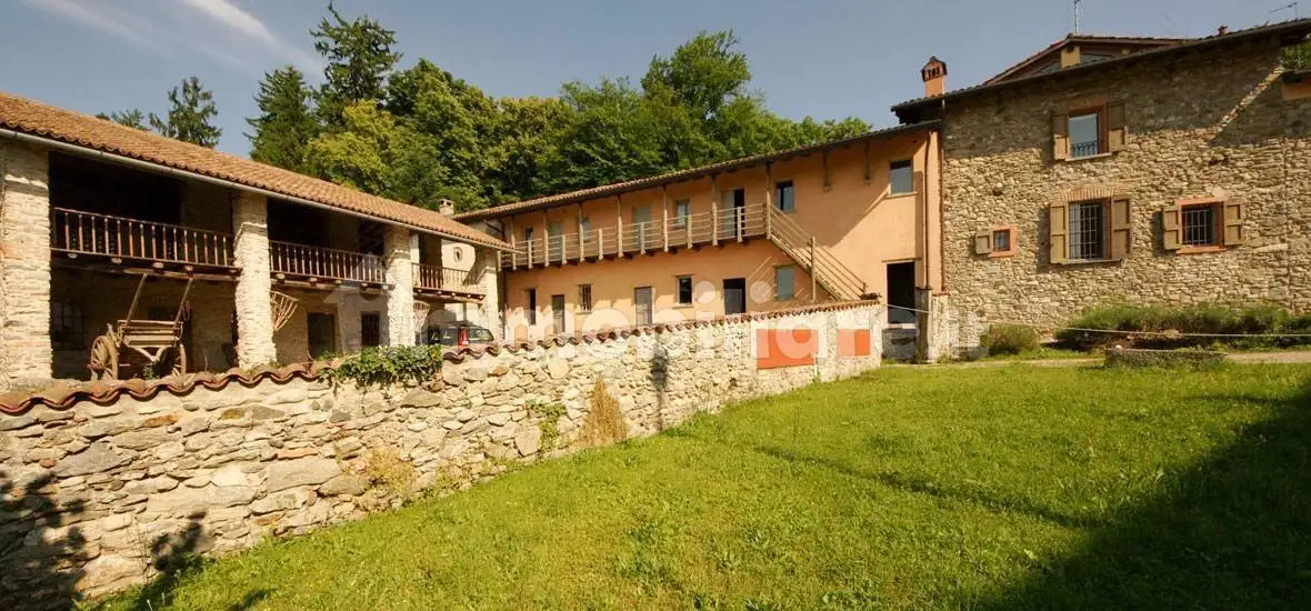 Appartamento in vendita a Anzano del Parco