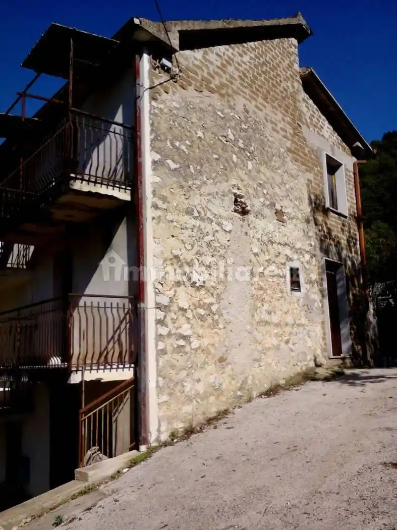 Casa indipendente in vendita a Castelnuovo Parano