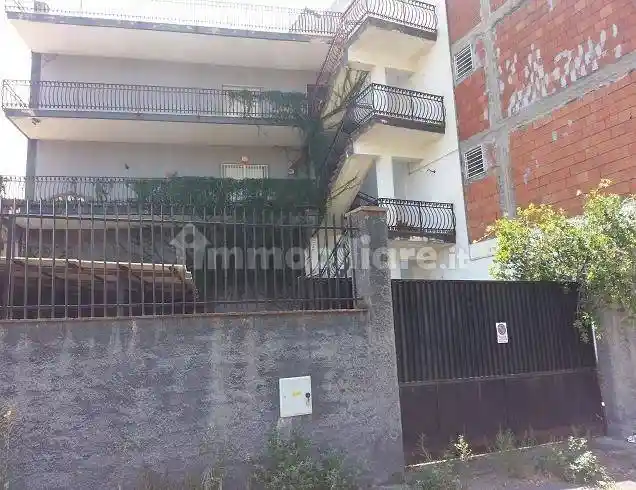 Palazzo - Edificio in vendita a Paternò