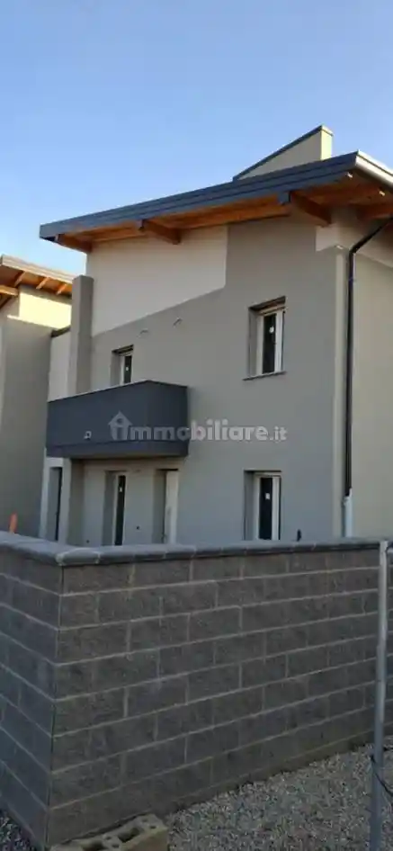 Villa in vendita a Trecate