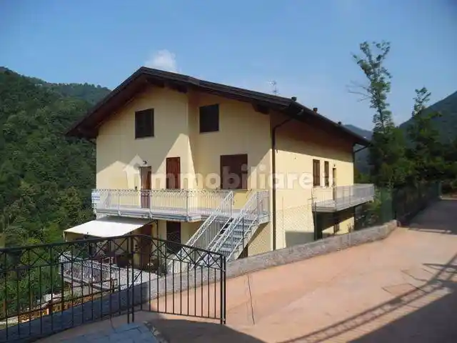Appartamento in vendita a Val Brembilla
