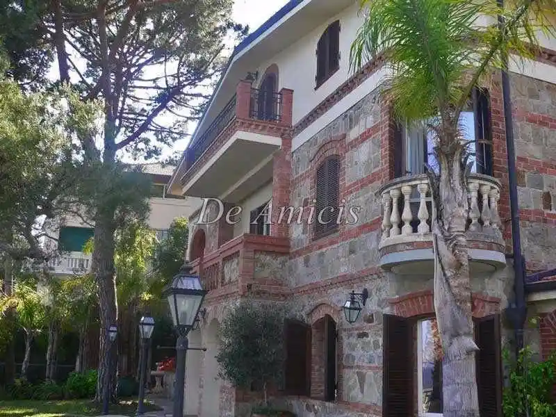 Villa in vendita a Sanremo
