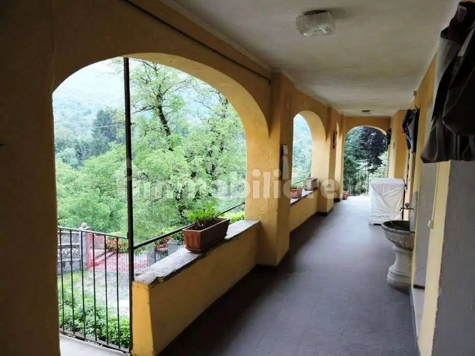 Casa indipendente in vendita a Castello Cabiaglio