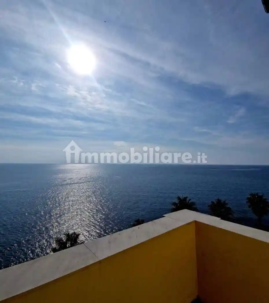 Appartamento corso Giuseppe Garibaldi, Porto Maurizio, Imperia - foto 2