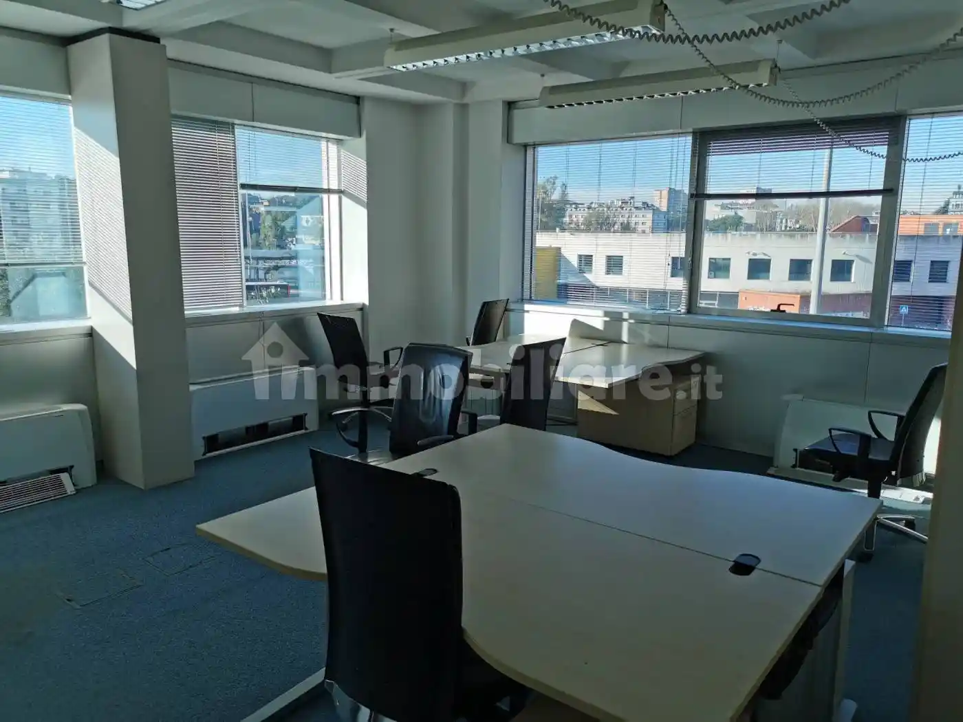 Palazzo - Edificio in Affitto - foto 2