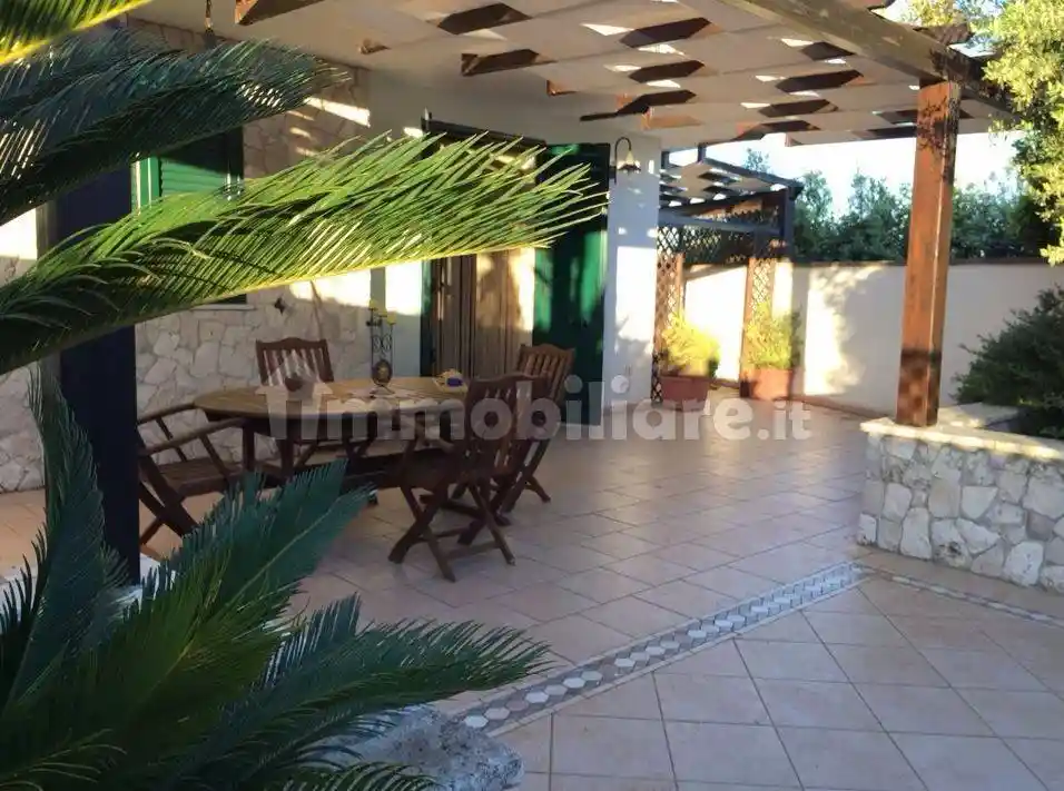 Appartamento in vendita a Castro