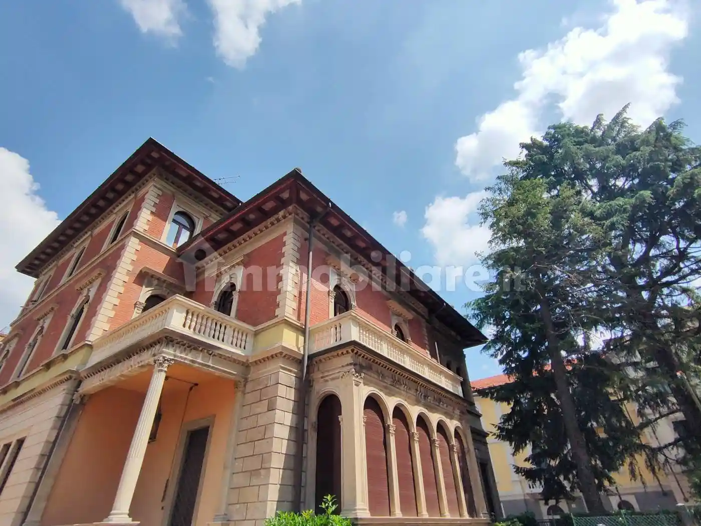 Villa in vendita a Varese